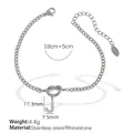 Silbernes Edelstahl-Knotenarmband mit Strass-Buchstaben-J-Anhänger und Maßangaben - J Stahlfarbenes Armband