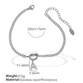 Silbernes Edelstahlarmband mit funkelndem Strass-Buchstaben A und Knotendetail - A Stahlfarbenes Armband