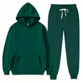 Premium bosgroen trainingspak set met capuchon sweater en bijpassende joggingbroek. - Donkergroen