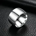 Bague bandeau professionnelle en acier inoxydable poli de 12 mm pour hommes et femmes - Taille 7 / Style Courbé Miroir / Argent