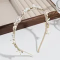 Elegante cerchietto stile foresta decorato con perle e cristalli, finitura oro chiaro - Perla Bianca