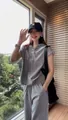 Comodo set a due pezzi con felpa con cappuccio grigia e pantaloni larghi per donna - 3XL / Grigio