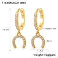 Goldene Hufeisen-Creolen mit Zirkonia-Besatz aus rostfreiem Edelstahl. - Goldenes Hufeisen-Design (F1646)