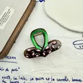 Pince à cheveux marron foncé avec empreintes roses et poignée vert vif - Marron Rose Point