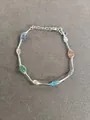 Bracelet délicat en perles de zircon arc-en-ciel avec une chaîne en maille argentée - Bracelet / Argent - Arc-en-ciel