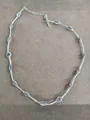 Élégant collier ras-du-cou argenté avec perles en maille tissée pour l'été - Collier / Argent-Violet