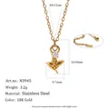 Vista detallada del collar de flores de acero inoxidable dorado con perla de opalo y medidas. - Diciembre Follaje (N3945_Gold_12) / Oro de 18K