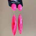 Auffällige rosa Acryl-Ohrringe in Wassertropfenform mit Marmortextur im Retro-Look. - Silber-Ohrstecker - Rosa
