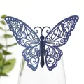 Élégante carte de place papillon ajourée bleu marine pour décoration de verre de mariage - Bleu Magique