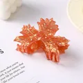 Eleganter orangefarbener Ahornblatt-Haarclip aus Acetat mit glitzernden Strasssteinen und Adern - 8cm / Orange