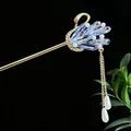 Eleganter goldener Schwanen-Haarstab mit blauen Kristallen und Perlenquasten-Detail - Schwanenform Blau Strass Künstliche Perle Quaste (2618)