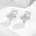 Elegante S925 sterling zilveren klavertje vier oorknopjes met fonkelende zirkonia accenten. - 925 zilver / Wit