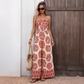 Eleganter Damen Overall mit Blumenmuster, trägerlos und weitem Bein, ideal für den Sommer. - S / Redwood Farbe (D665)