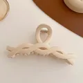 Large matte beige hair claw clip with an elegant twisted design for thick hair styling - Twisted Chain / 11cm / Matte Milk Coffee