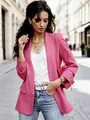 Dettaglio ravvicinato di un blazer rosa sfiancato a maniche lunghe per donne in carriera - S / Rosa