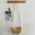 Sac à bandoulière en paille fait main pour les vacances d'été à la plage avec gland - Blanc