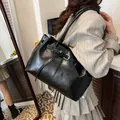 Borsa a tracolla nera minimalista da donna di grande capacità in finta pelle di alta qualità - Nero