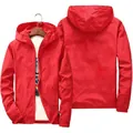 Chaqueta roja con capucha para hombre, vistas frontal y trasera - M / Rojo
