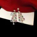 Detalle de los pendientes brillantes de árbol de Navidad con circonitas de colores - Estilo Árbol de Navidad Hueco en Espiral 46