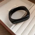 Retro black resin geometric bracelet with a minimalist and premium design for women - Rounded Square Polished Style / Black