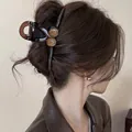 Pince à cheveux géométrique marron rétro avec finition élégante de type ambre - Café Rond