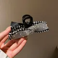 Elegante pinza per capelli con fiocco in raso a scacchi e strass brillanti per donne - Fiocco a Scacchi B/N (Stile 44)