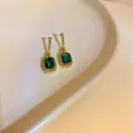 Elegante französische Vintage-Ohrhänger aus Gold mit smaragdgrünen Steinen und Silbernadeln - Hängeohrring Stil (Stil 3)