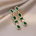 Elegante Ohrringe im französischen Vintage-Stil mit smaragdgrünen geometrischen Kristallen - Ovaler Wassertropfen Langer Stil (Stil 21)