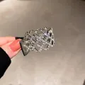 Pince à cheveux argentée élégante au design géométrique avec des cristaux étincelants - Grille de Strass Argentée (6#)