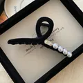 Elegant black velvet hair claw clip with pearls in a sophisticated French style - 34# Claw Clip - Black Flocked Pearl