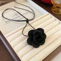 Collier ras de cou vintage français avec rose en tissu noir et ruban fin élégant - 玫瑰花项圈 / Petit / Noir