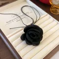 Collier ras du cou élégant rose noire rétro français avec ruban fin pour femmes - 玫瑰花项圈 / Grand / Noir