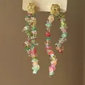 Detalle de las coloridas cuentas irregulares de los pendientes de borla dopamina - Multicolor Irregular (21#)