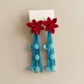 Detalle de pendientes de flores rojas con borlas de cuentas azules y lentejuelas - Rojo Azul Flor (30#)