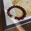 Elegantes Armband im Neo-Chinesischen Stil mit dunkelroten Perlen und weißem Akzent - Rot und Weiß Kontrast Stil (80) / 10mm (Exquisite Geschenkbox) / Rot