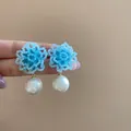 Pendientes de botón de flor de cuentas azul claro con perla colgante fina - Estilo de Perla de Flor de Cuentas Azul Claro(125#) / Azul