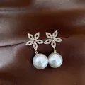 Elegantes pendientes de flores y perlas doradas con cristales brillantes y perlas - Estilo de Perla de Flor Pavé Dorado(107#) / Rosa