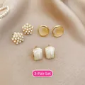 Set di 3 paia di orecchini vintage in resina geometrica con bordo oro e finta perla - Oro (Ago d'argento 18#)