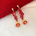 Eleganti orecchini rossi con caratteri cinesi con 'Successo' e 'Fortuna' per stile festivo - Stile Fu Cuore Asimmetrico (59#)