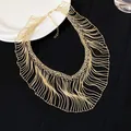 Collana collier dorata con frange a catena di serpente e design a nappe ondulate - Strato Singolo / Oro