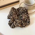 Elastico per capelli vintage in tessuto leopardato per acconciature eleganti - Grande / Caffè Chiaro