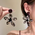 Elegante Ohrstecker mit Leopardenmuster in Blumenform für Damen aus leichtem Kunstharz. - Blumen-Leopard-Anhänger (59#) / Kaffee-Anhängerstil