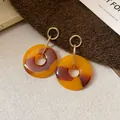 Pendientes vintage de resina de carey con detalles de anillos dorados para mujer - Estilo de aro de resina de leopardo (59#) / Dorado-Amarillo-Marrón