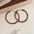 Aros grandes con estampado de leopardo y elegante textura de patrón marrón y negro - Aro circular grande (84#) / 62mm / Dorado y Café Estampado de Leopardo