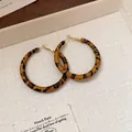 Pendientes de aro con estampado de leopardo y aguja dorada de estilo elegante. - Aros Grandes con Borde de Leopardo (85#) / 52mm / Leopardo Café