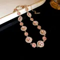 Collana elegante con brillanti cristalli rosa e pavé di diamanti in montatura dorata - Collana / Oro-Rosa