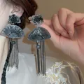Orecchini vintage in stile cinese con ventaglio di rose e lunghe nappe nere eleganti e retrò - Stile Nappina Ventaglio Rosa Nera (20#)