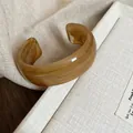 Elegante bracciale rigido ondulato in acrilico marmorizzato ambra per donne alla moda - Bracciale 61# - Marrone Scuro