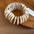 Bracciale vintage elastico in acrilico con pezzi a motivo marmorizzato crema - Braccialetto 32# - Bianco