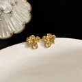 Elegante goldene Blumenstecker im französischen Vintage-Stil mit Perlenanhänger. - Antiker Perlenhänger (13#)